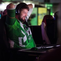 LANer an seinem Rechner