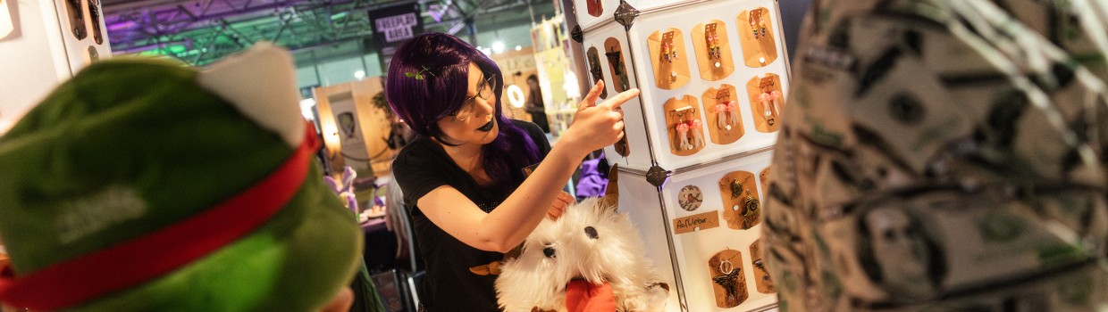 Seller booth of Yampsi.art